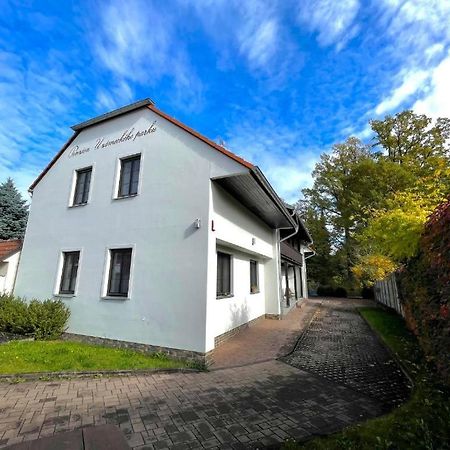 Penzion U Zameckeho Parku Třeboň Exteriör bild